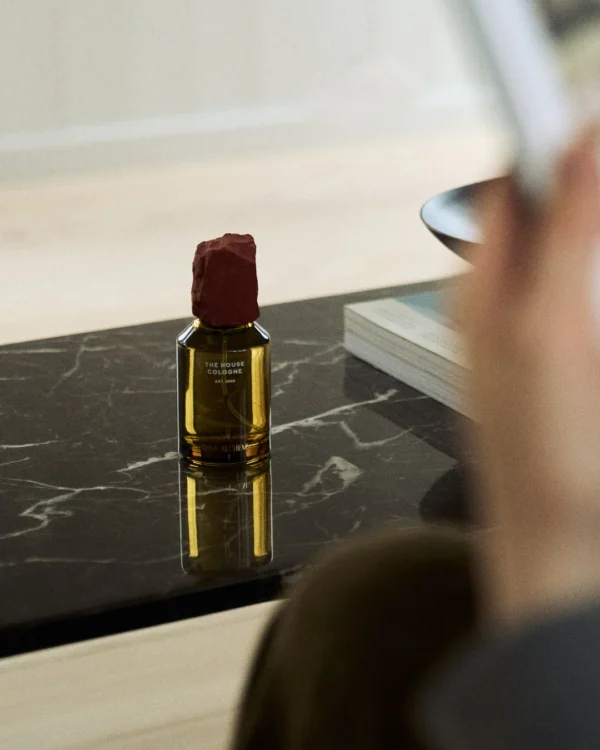 RAAW Alchemy The House Cologne – kodu lõhn, mis jutustab loo.